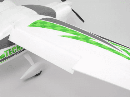 Arrows Tecnam-2010 PNP mit Schwimmer und Vector Steuerungsystem